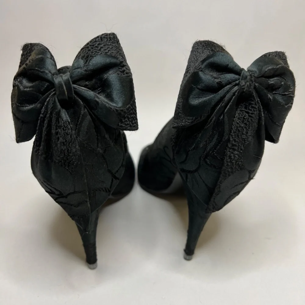 RARE Vintage Stuart Weitzman Satin Brocade Dress Heels with Bows - Picture 4 of 7